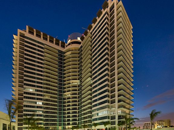 4 Midtown Exterior from pool
