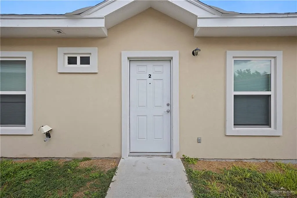 2 bed, 2.0 bath, 3780 sqft, $900 — Photo 3