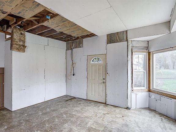 2nd image of 129 Jackson Street