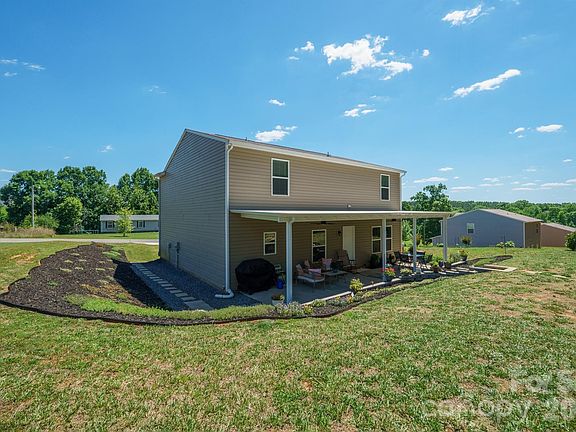4th image of 150 Four Andrews Dr