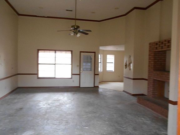 2nd image of 403 S Martin Luther King Dr