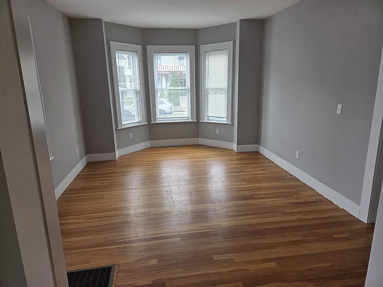 642 Moody St — Photo 9