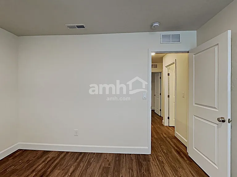 5079 W Bellevue St — Photo 16