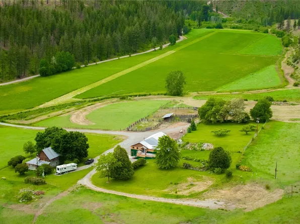 240 McFarland Creek Road, Methow, WA 98834