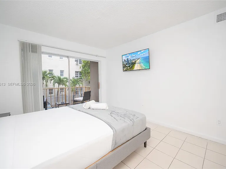 500 NE 26th St #2C — Photo 22