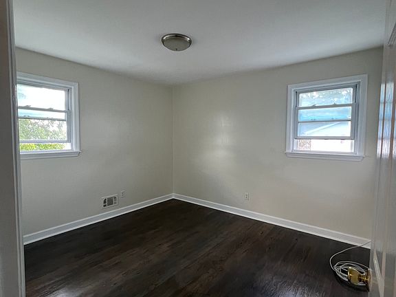 4th image of 144 W High St