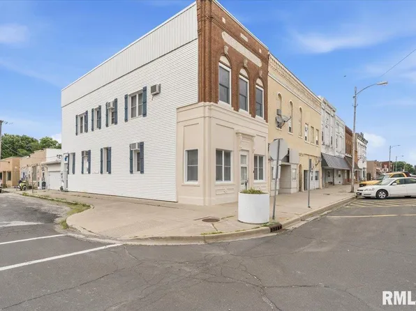 174 W Center St, Girard, IL 62640
