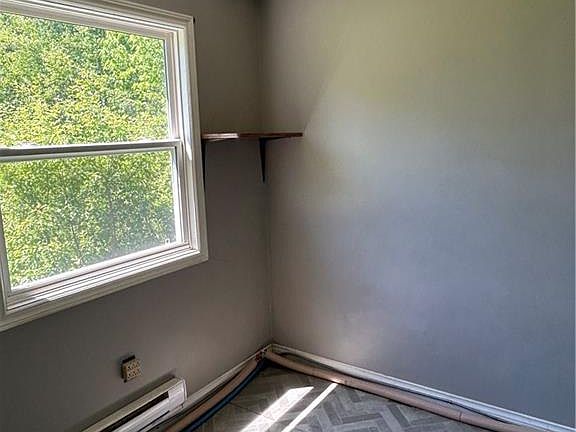 5th image of 589 Saint David Ridge Rd