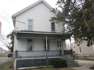 819 E Galena Blvd, Aurora, IL 60505