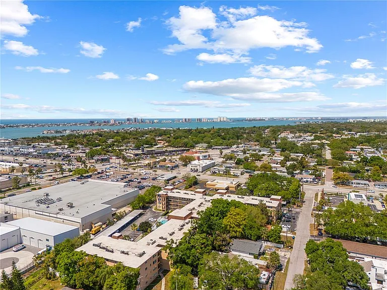 2525 W Bay Dr #C21 — Photo 40