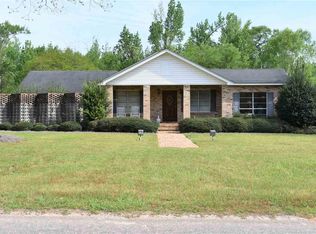 359 Hillview Dr, Flomaton, AL 36441