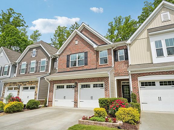 3rd image of 409 Summit Trail Dr