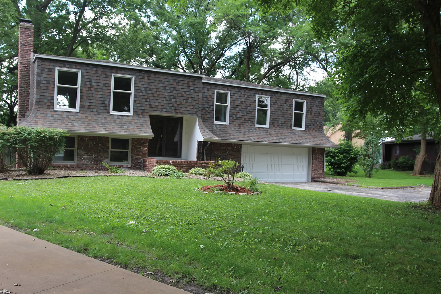 795 Apache Dr photo 1