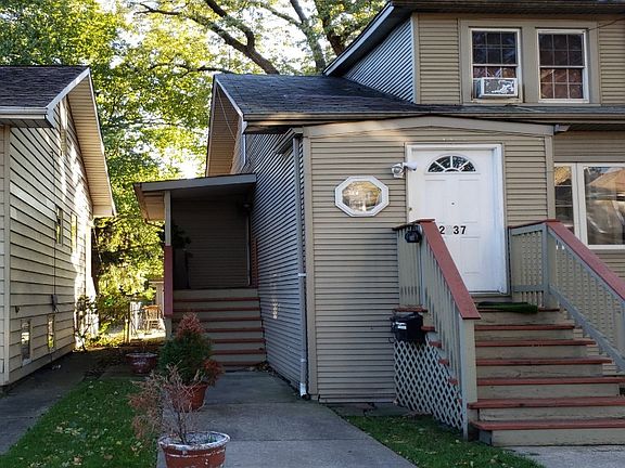 3rd image of 2937 N 75th Ave