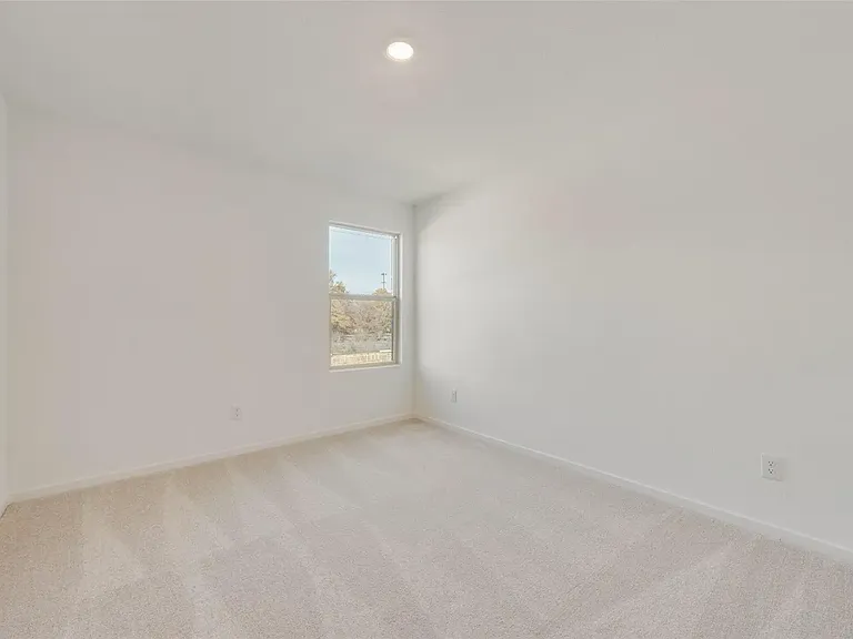 233 Ashbrook St — Photo 13