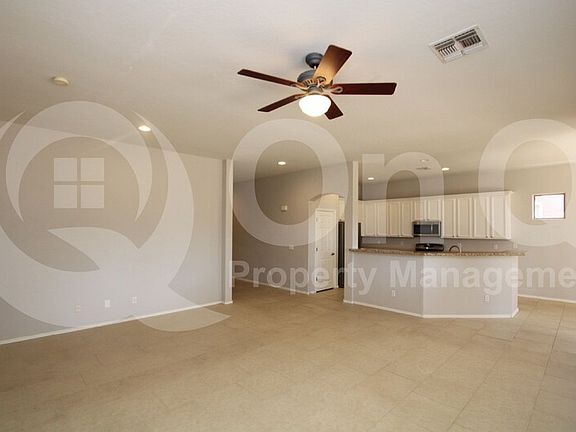 3rd image of 2661 E Augusta Ave