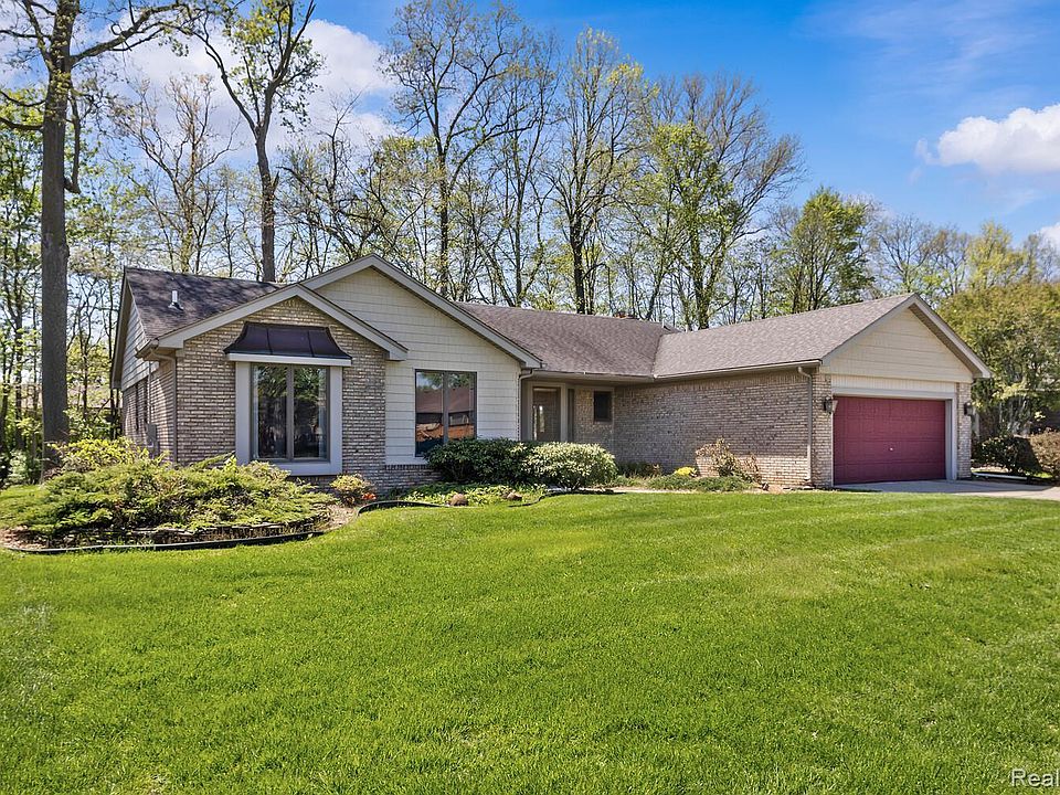 1st image of 37781 Pickford Dr