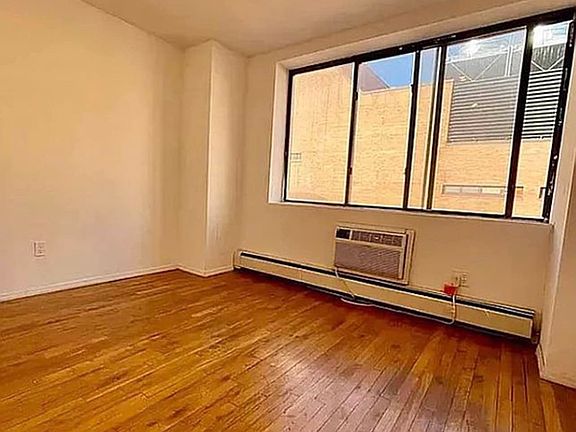 5th image of 538 W 50th St Ph E