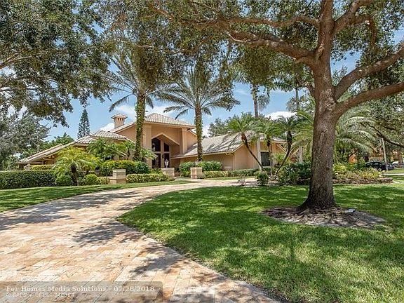 4th image of 6801 Yellowstone Ln