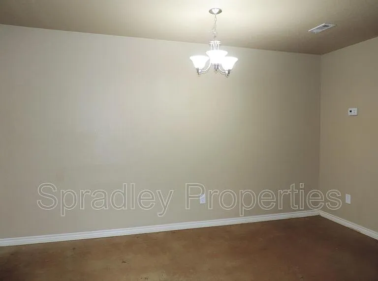767B E Ridge Blvd — Photo 7
