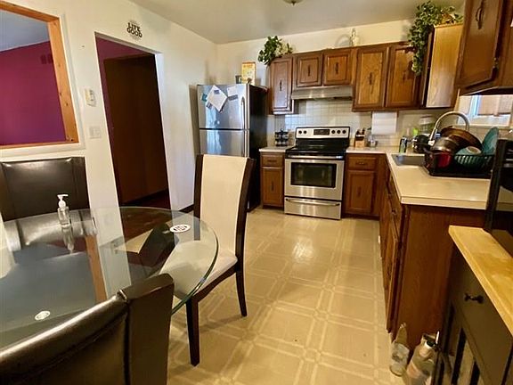 4th image of 17730 Wexford St
