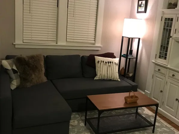 696 Grand Ave APT 8, Saint Paul, MN 55105