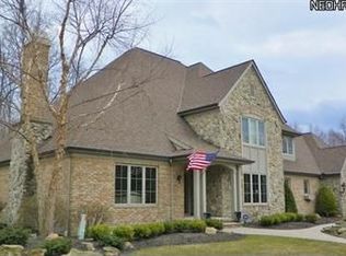 1811 Century Oaks Dr #8, Westlake, OH 44145