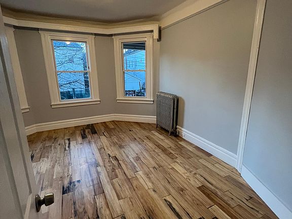 4th image of 221 2nd St Floor 1