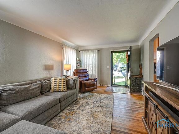 5th image of 3822 Seckinger Dr