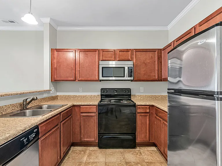 412 Glenhaven Ln — Photo 3
