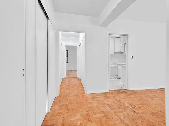 5th image of 415 E 52nd St APT 4EA