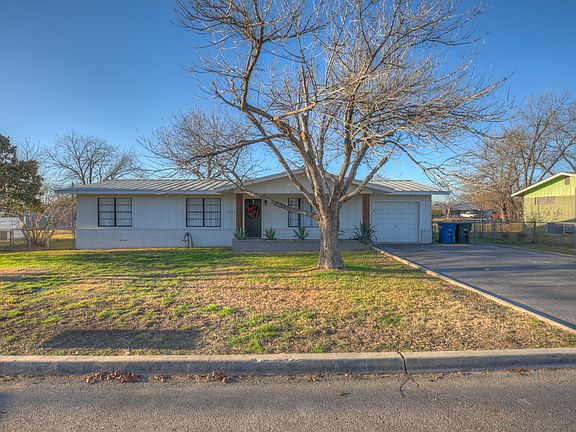 2nd image of 1377 Rivercrest Dr