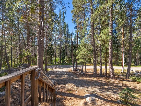 4th image of 50474 Conifer Dr