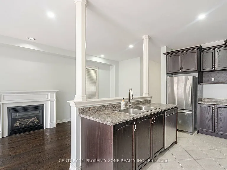 6 Dufay Rd — Photo 6