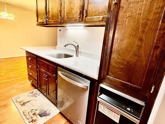 4th image of 26953 Hayward Blvd APT 105