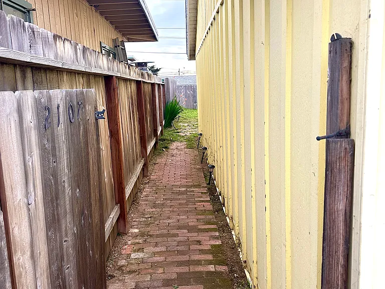 2107 Sunset Ave — Photo 14