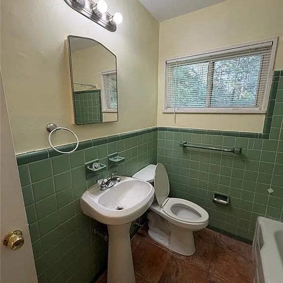 2720 Hollywood Dr — Photo 11