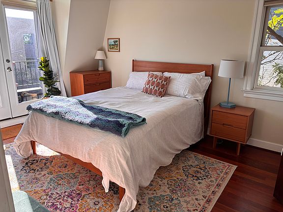2nd image of 1300 Kenyon St NW APT 4