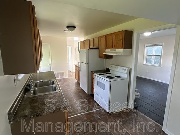 5th image of 324 S Magnolia Ave