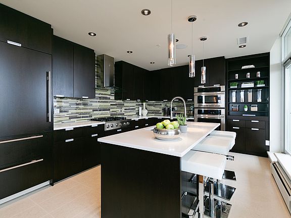 5th image of 99 Spruce Pl SW #3002
