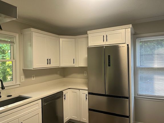 4th image of 105 Laurel Ct