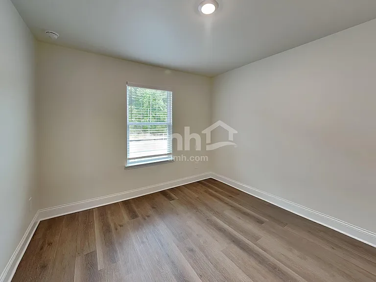 3327 Emzy Dr — Photo 18
