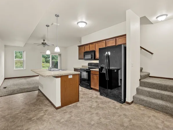 Sugar Creek Villas, 2046 Sugar Creek Dr NW, Cedar Rapids, IA 52405