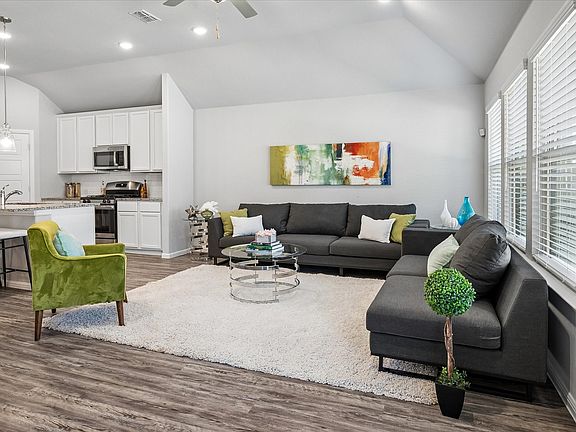 3rd image of 3304 Macaw Rd