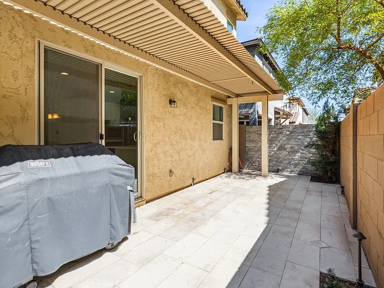 211 E Brinley Dr — Photo 44