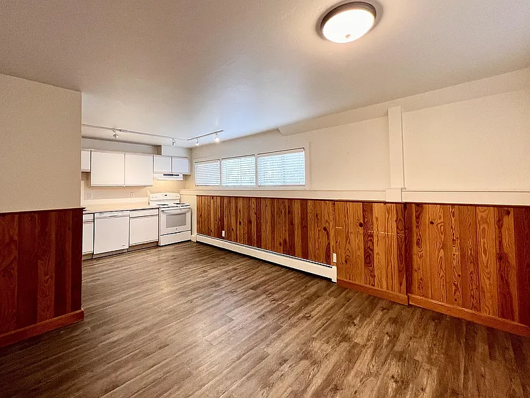618 S 11th Ave #B — Photo 3