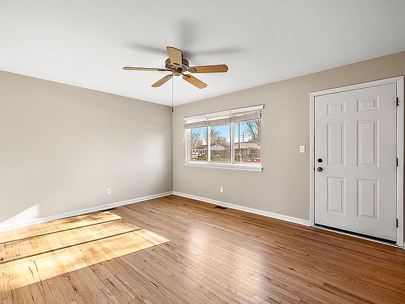 4th image of 1131 Laurel Ave