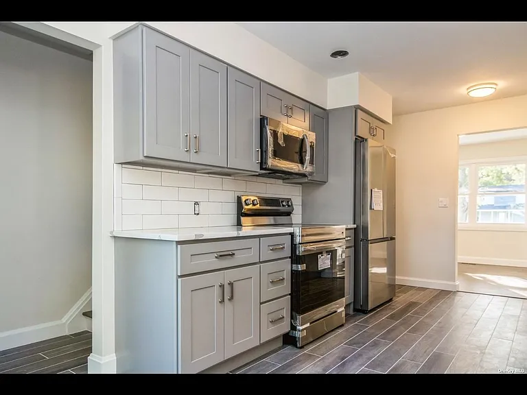29 Hawkton Pl #1 — Photo 3