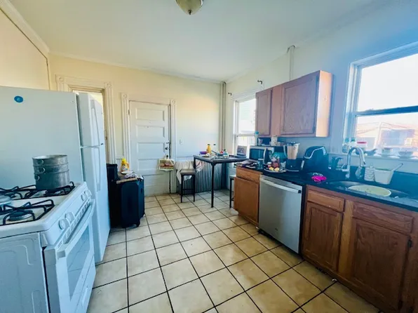 51 Calumet St, Mission Hill, MA