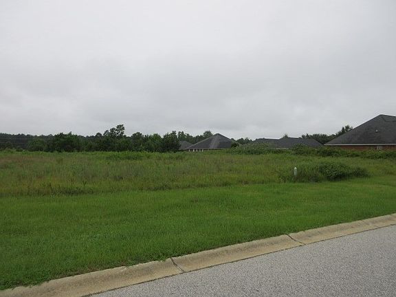 3rd image of 14 Brushwood Ct